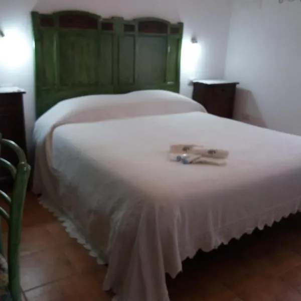 Belli come il Sole, отель в городе Serri