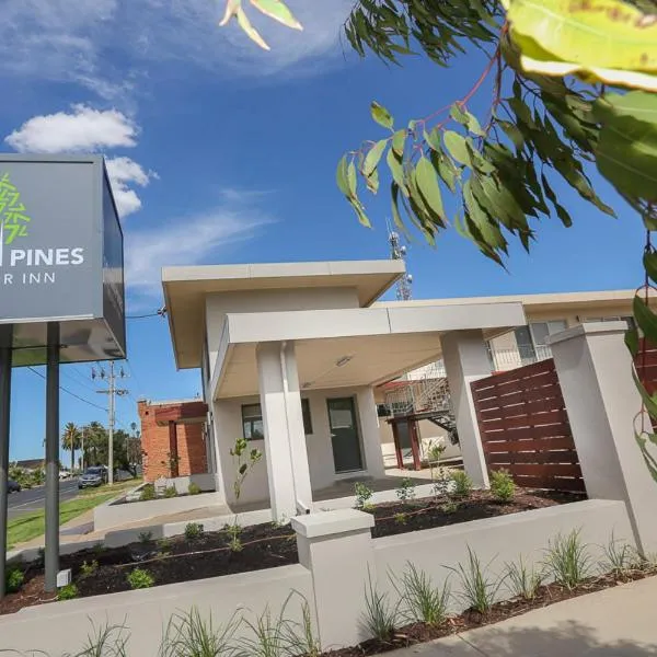 Seven Pines Motor Inn, hotel en Buronga