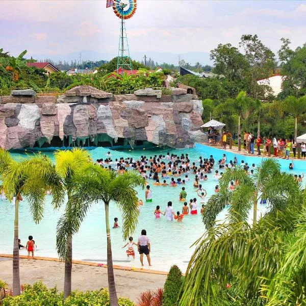 Klir Waterpark Resort and Hotels, hotel in San Isidro