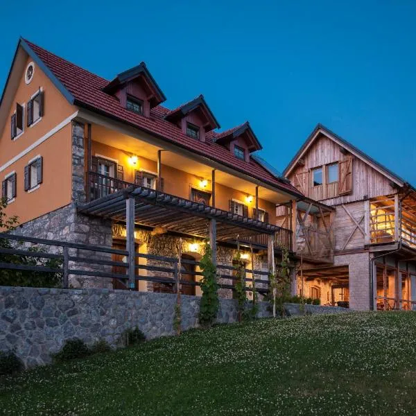 Family House Kalska Domačija, hotel in Semič