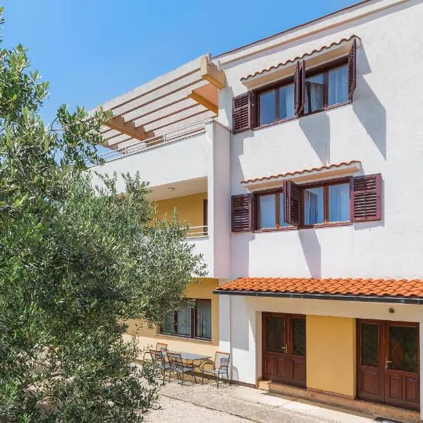 Apartment Promona Drniš, hotel Drnišben