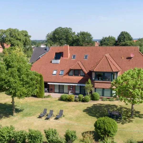 Pension Heuer, hotel v destinaci Brietlingen