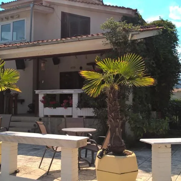 Cavo Paradiso Villa, hotell sihtkohas Asproválta