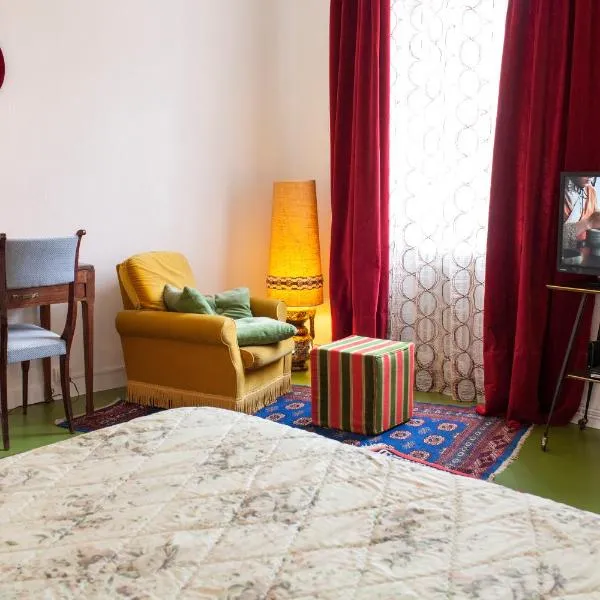 46FM : Montauban Guest House, hotel v destinaci Montauban
