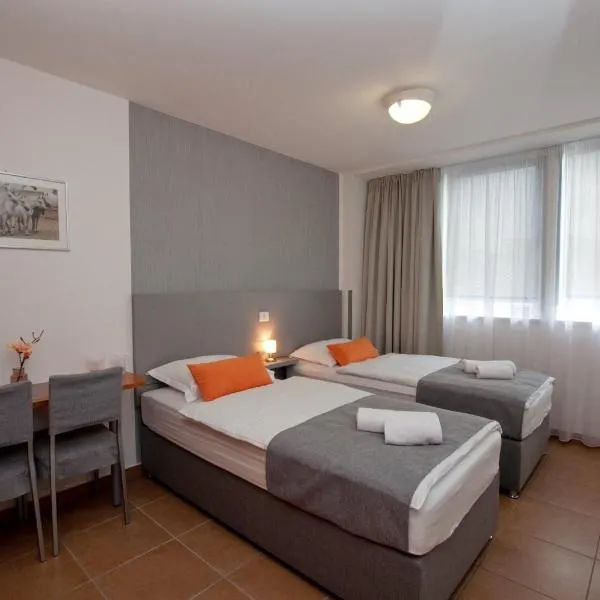 Sobe Rooms Nataly, hotel a Pliskovica