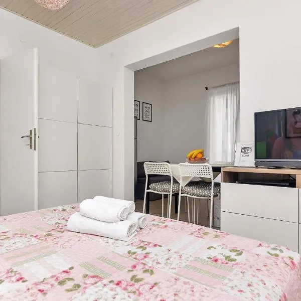 Pink, khách sạn ở Tučepi
