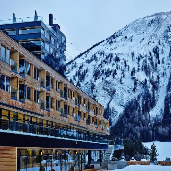 Gradonna Mountain Resort Chalets & Hotel, hotel in Kals am Großglockner