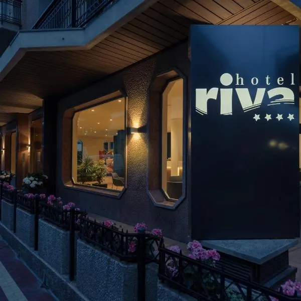 Hotel Riva、アラッシオのホテル