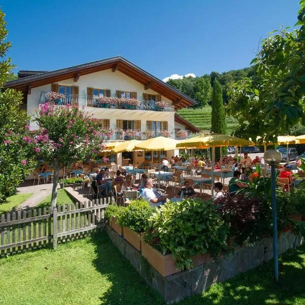 PENSION KLUGHAMMER, hotel v destinaci Caldaro