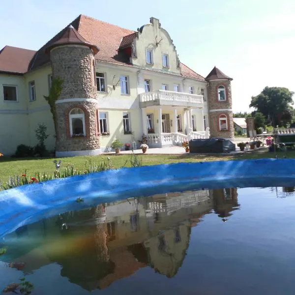 Gutshaus Darsikow, hotel in Kattenstiegs-Mühle