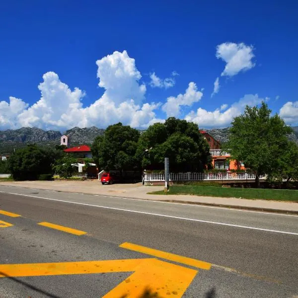 Guest house Podgorje, hotel en Seline