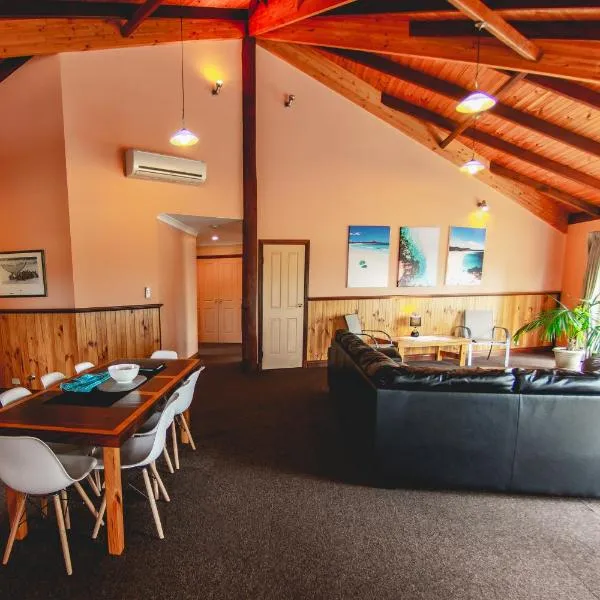 Yot Spot Apartments, hotell i Esperance