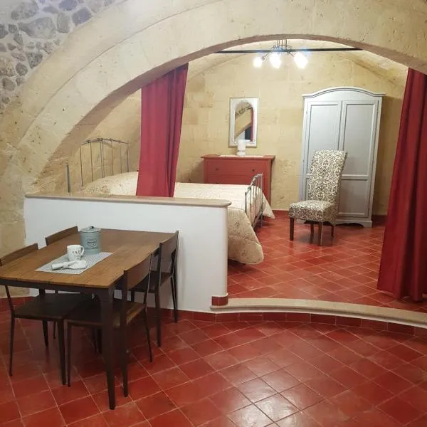 Casa Vacanze IL SEDILE, hotelli kohteessa Oria