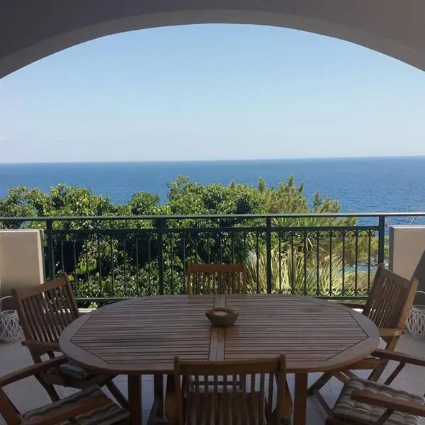 Sun Day Villa, hotel v destinaci Achlia