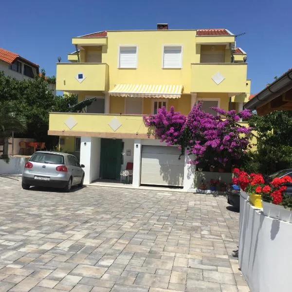 Apartmani Saric A&K, hotel in Vir