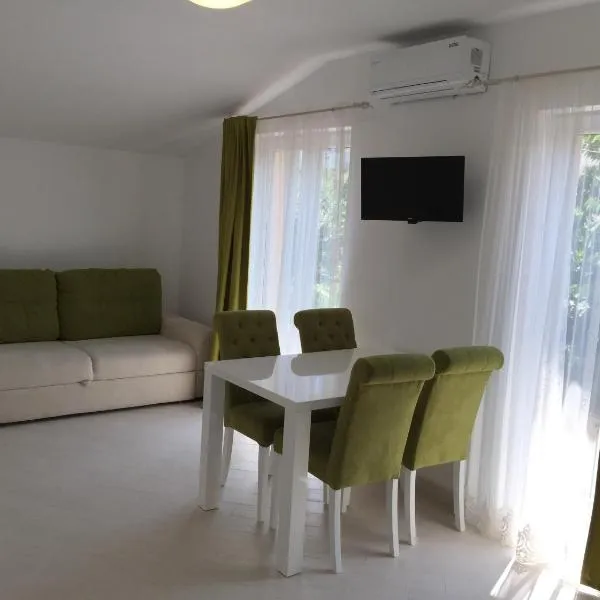 Guest House, hotel in Mukacheve