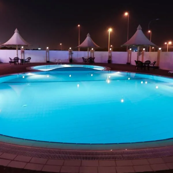 Remas Hotel Suites - Al Khoudh, Seeb, Muscat, hotel en Seeb
