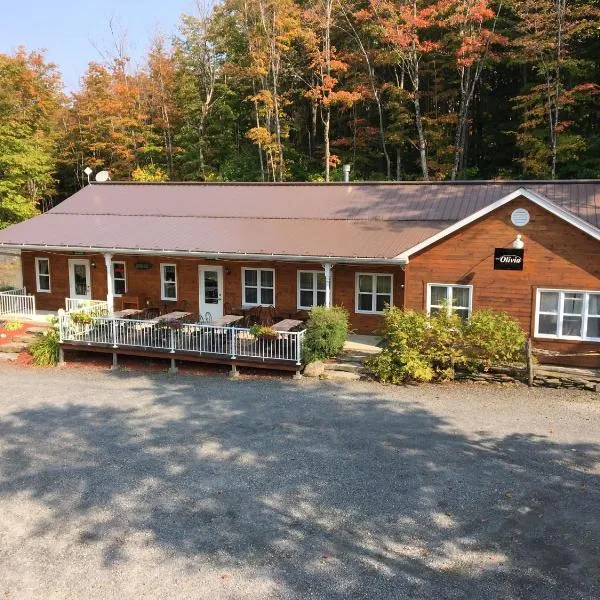 Domaine des Montagnais, hotel v destinaci Notre-Dame-Des-Bois