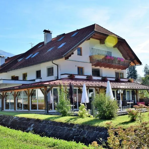 Frühstücks-Radpension Taurer-Thoman, hotel v destinaci Dellach im Drautal