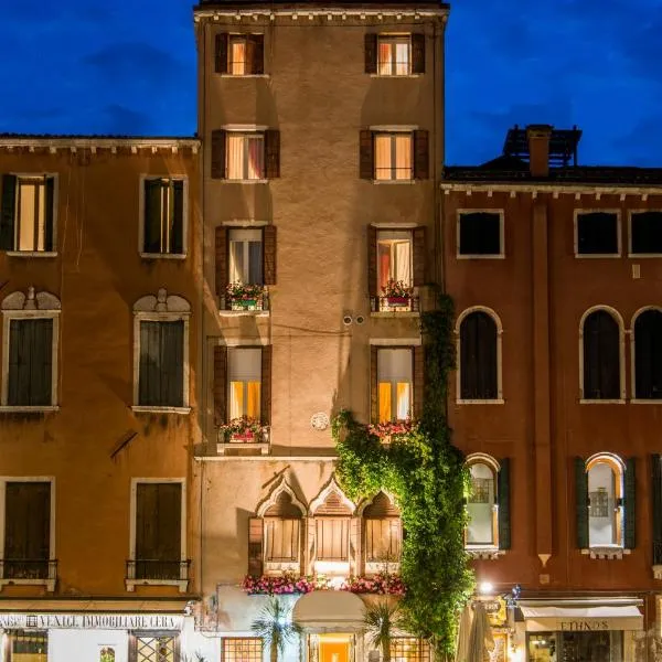 Hotel Santo Stefano, hotel di Venesia