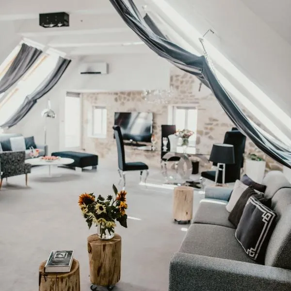 Coco Chanel Boutique Apartment by Goodnite cz, hotel v destinaci Brno