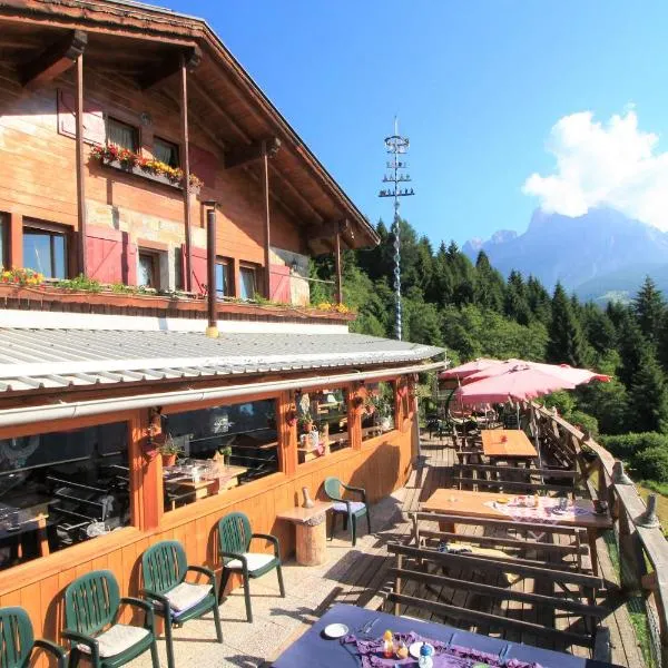 Baita Zeni Tirolerhof, hotel en Fiera di Primiero
