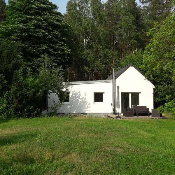 Cottage am Wald bei Berlin, khách sạn ở Falkensee