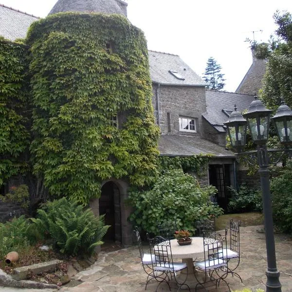 La Tourelle 22, hotel v destinaci Quintin