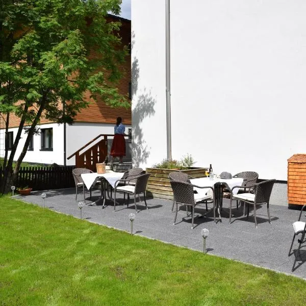 Hotel - Pension Fortuna, hotelli Lech am Arlbergissä