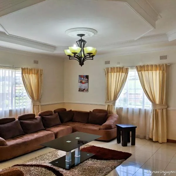 Home Up Guest Apartments and Lodge, hotel v destinaci Blantyre