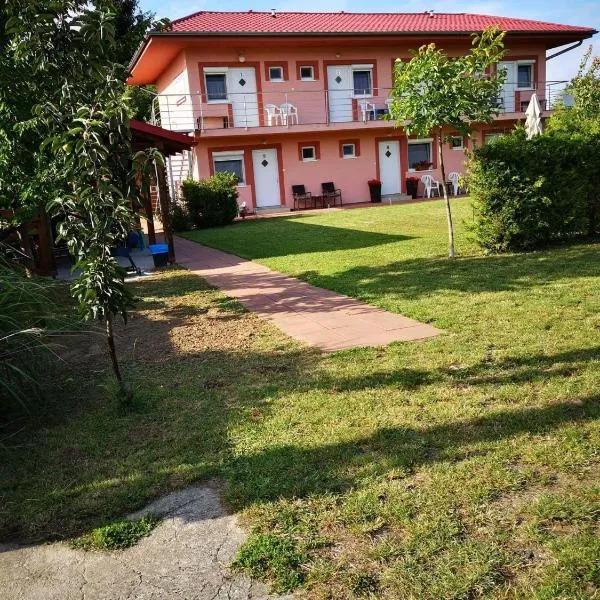 Apartmany-Anna, готель у місті Šurany