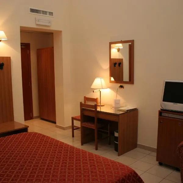 Hotel Adria, hotel v Bari