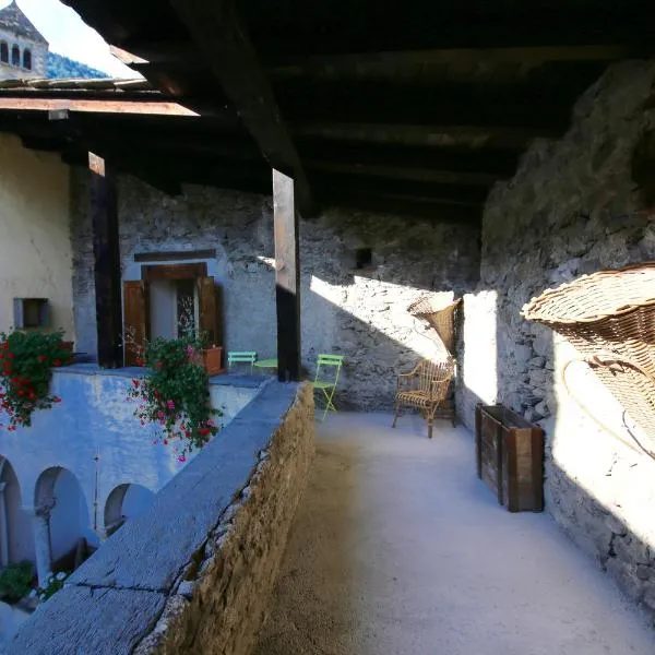 Il Granaio di Palazzo Guicciardi, hotel en Ponte in Valtellina