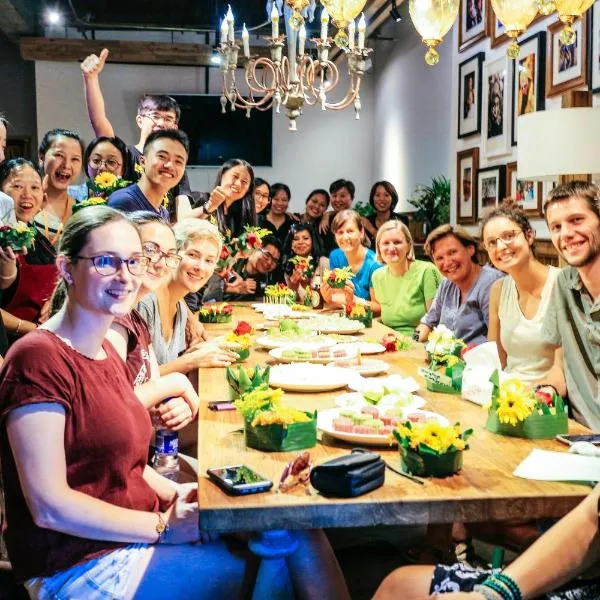 SONDERIA Lazybones Hostel- Wenshu Temple Side, Chill Hostel with All-Day Brunch, Travel Agency in English & Local Bar Vibes, hotel v destinaci Čcheng-tu
