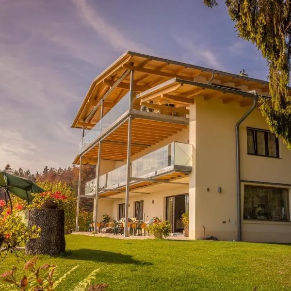 Gastehaus Dollenz, hotel v destinaci Tiebitsch