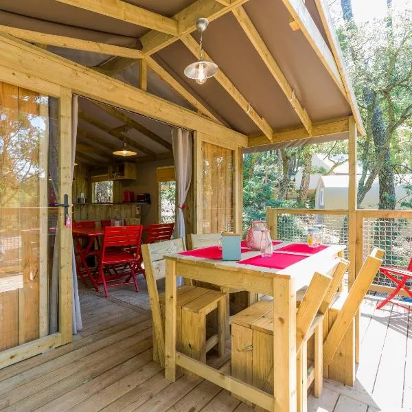 Camping les Restanques, hotel v destinaci Bauduen