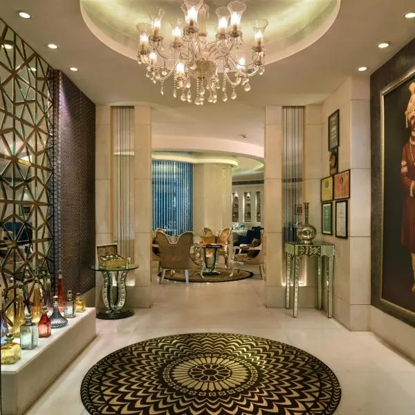 ํ์ด๋ฐ๋ผ๋ฐ๋์ ์์นํ ํธํ
๋ ๊ณจ์ฝ๋ค ํธํ
(The Golkonda Hotel)