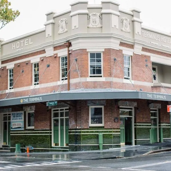 Terminus Hotel Pyrmont to Sydney Airport (SYD) premium and luxurious chauffeur service