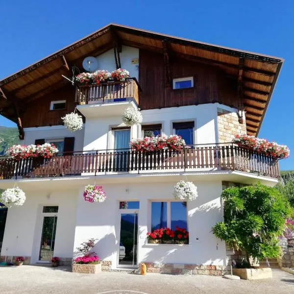 Tuenno में, होटल Al Salgiar