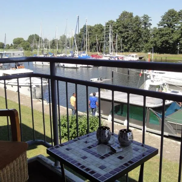 FEWO "Hafenblick", hotel di Ueckermunde