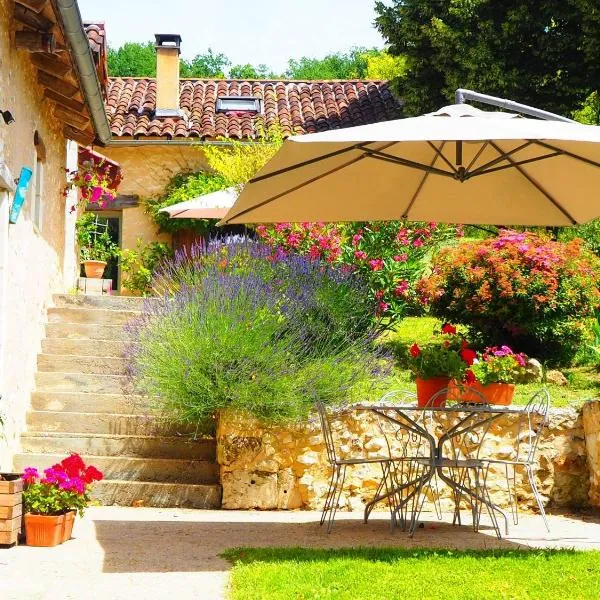 La Belle Verte, hotel in Saint-Jean-dʼEstissac