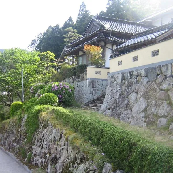 Japanese Style Inn Dohzen Miwa, hotell i Fukiya