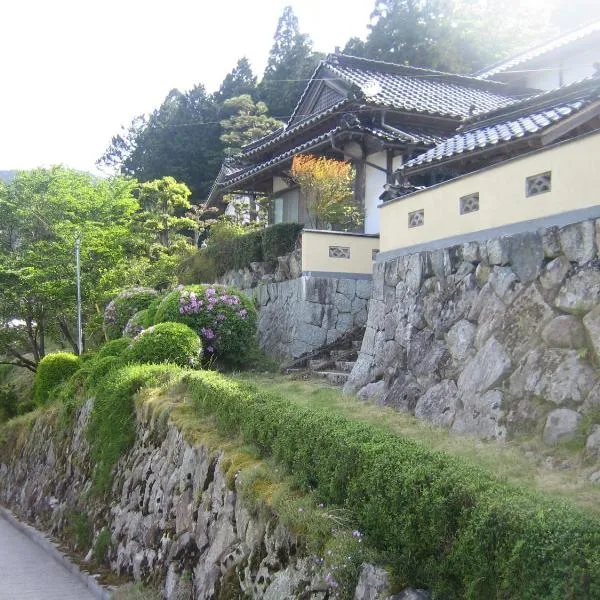 Japanese Style Inn Dohzen Miwa, hotel in Shimo-azae