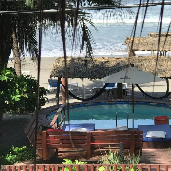 Casa de las Olas Surf & Beach Club, hotel in Acapulco