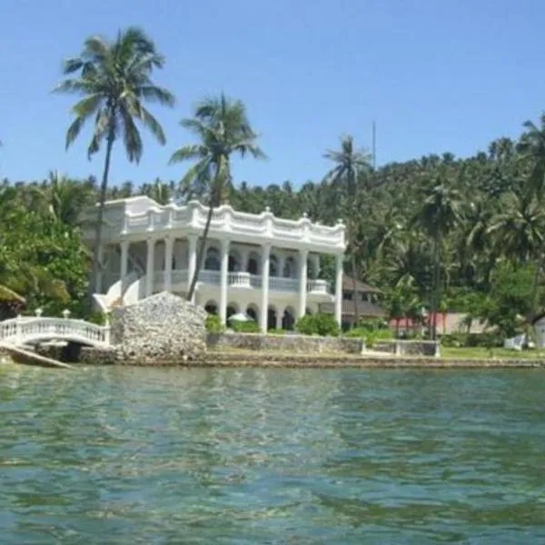 Blue Crystal Beach Resort, hotel v destinaci Puerto Galera