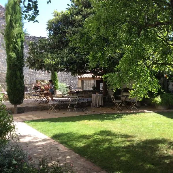 Le Posterlon, hotel di Caumont-sur-Durance