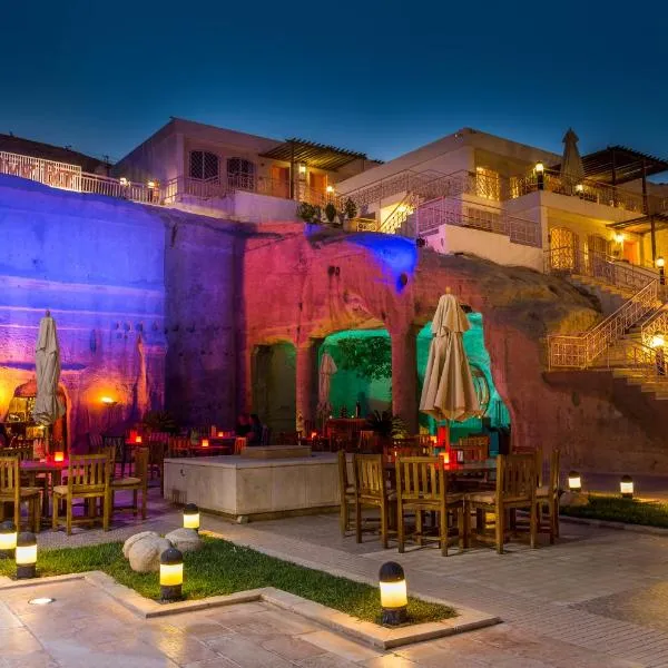 Petra Guest House Hotel, hotel in Al Ḩayy