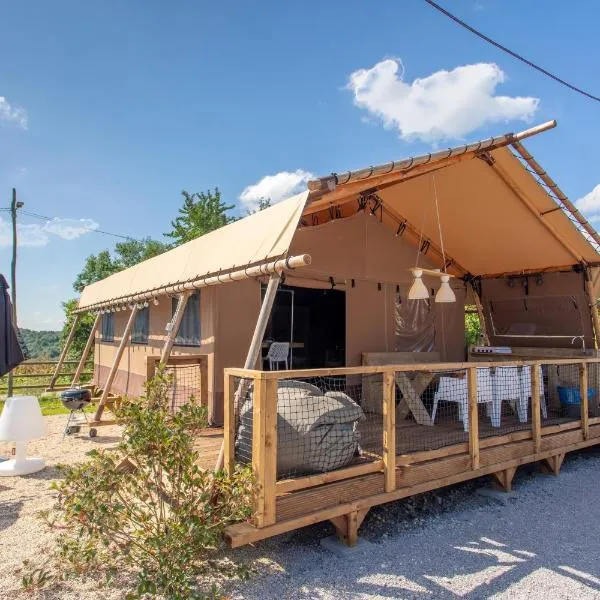 Lodge Holidays - Glamping Heart of Nature, hotel in Jurovski Brod