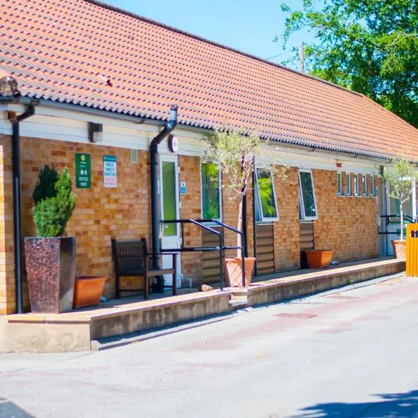 Stableside Hostel at York Racecourse, hótel í York