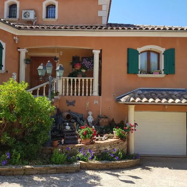 Casa das Oliveiras, hotel in Les Muraires